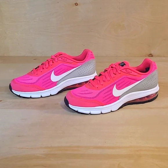 Nike Air Maximize Pink Athletic Youth 2 Left Shoes - Picture 4 of 10
